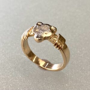 Karhu sormus "Mesikämmen"